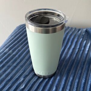 Yéti 20Oz tumbler seafoam
